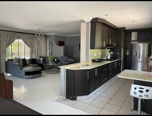 4 BEDROOM HOUSE FOR SALE IN WESTVILLE